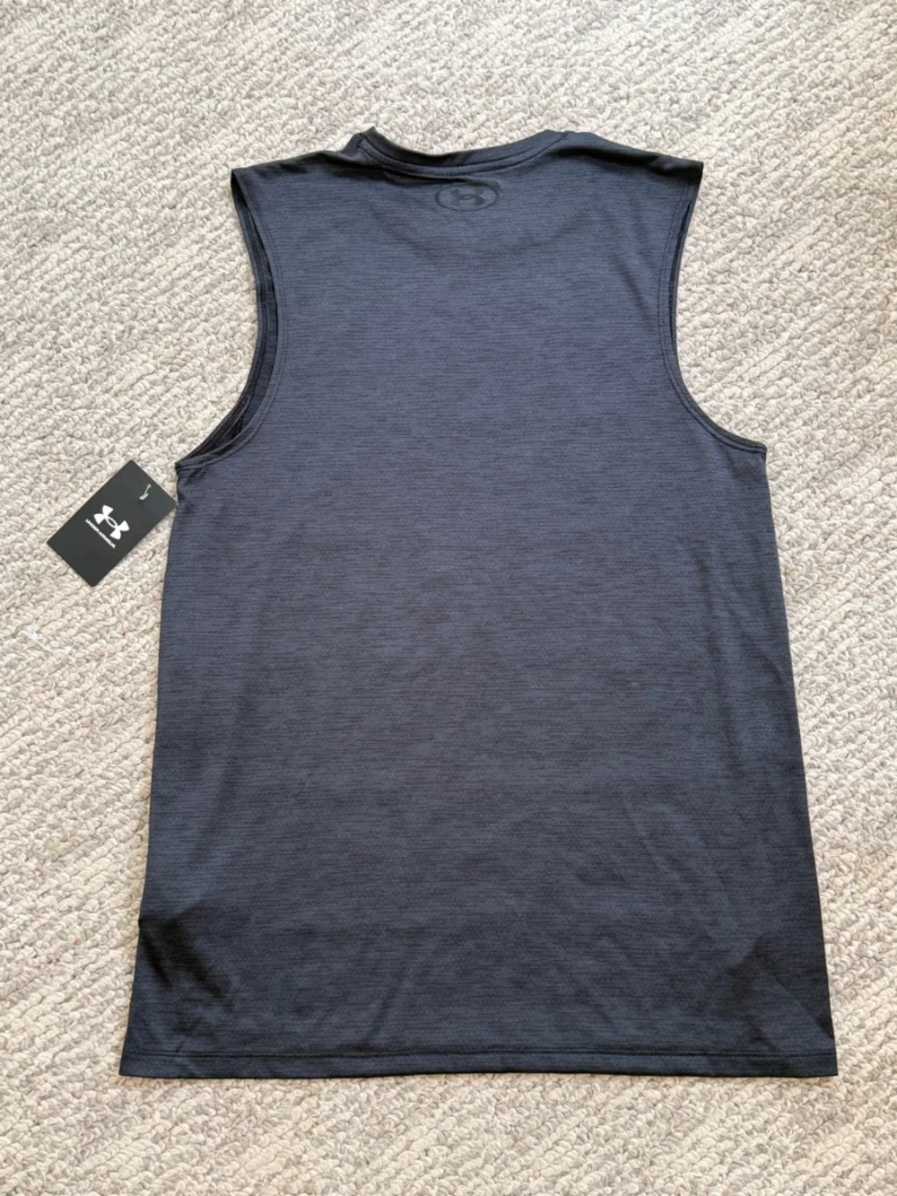 Under Armour Tank Top Size Small HeatGear Athletic Sleeveless Gray Shirt - Picture 3 of 12